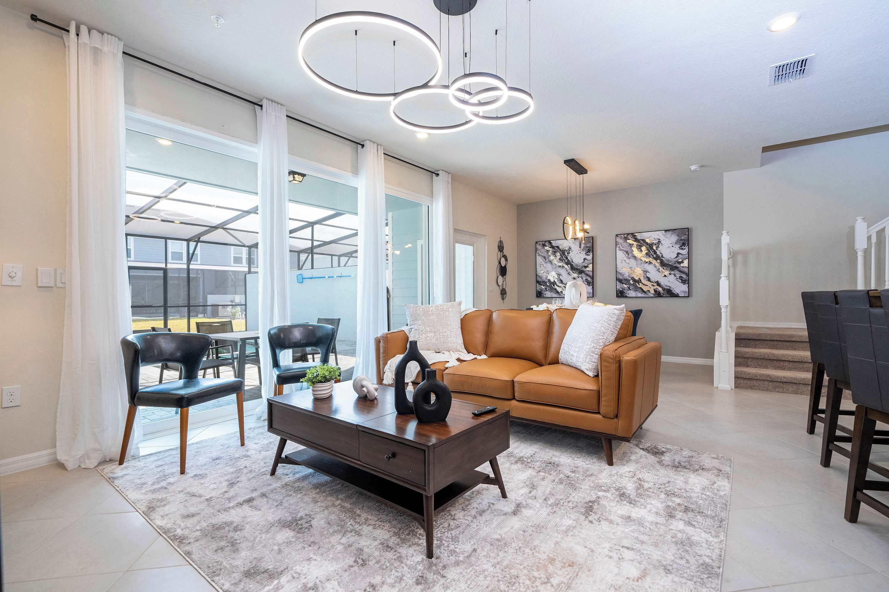 電視、DVD 播放機、音響、 辦公室