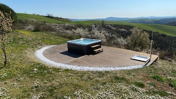 Room, 1 King Bed with Sofa bed | Jetted tub