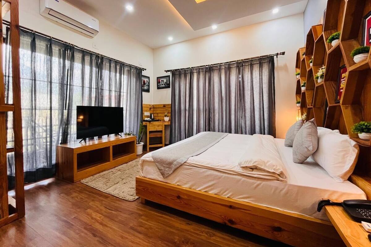 Quarto superior | Escrivaninha, ferros/tábuas de passar roupa, Wi-Fi de cortesia