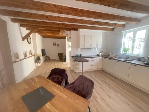 Top furnished listed house with all comforts. Air-conditioned!