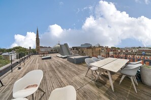 Outdoor dining - Luxury 2 Bedroom Hyde Park Penthouse with Rooftop (London)