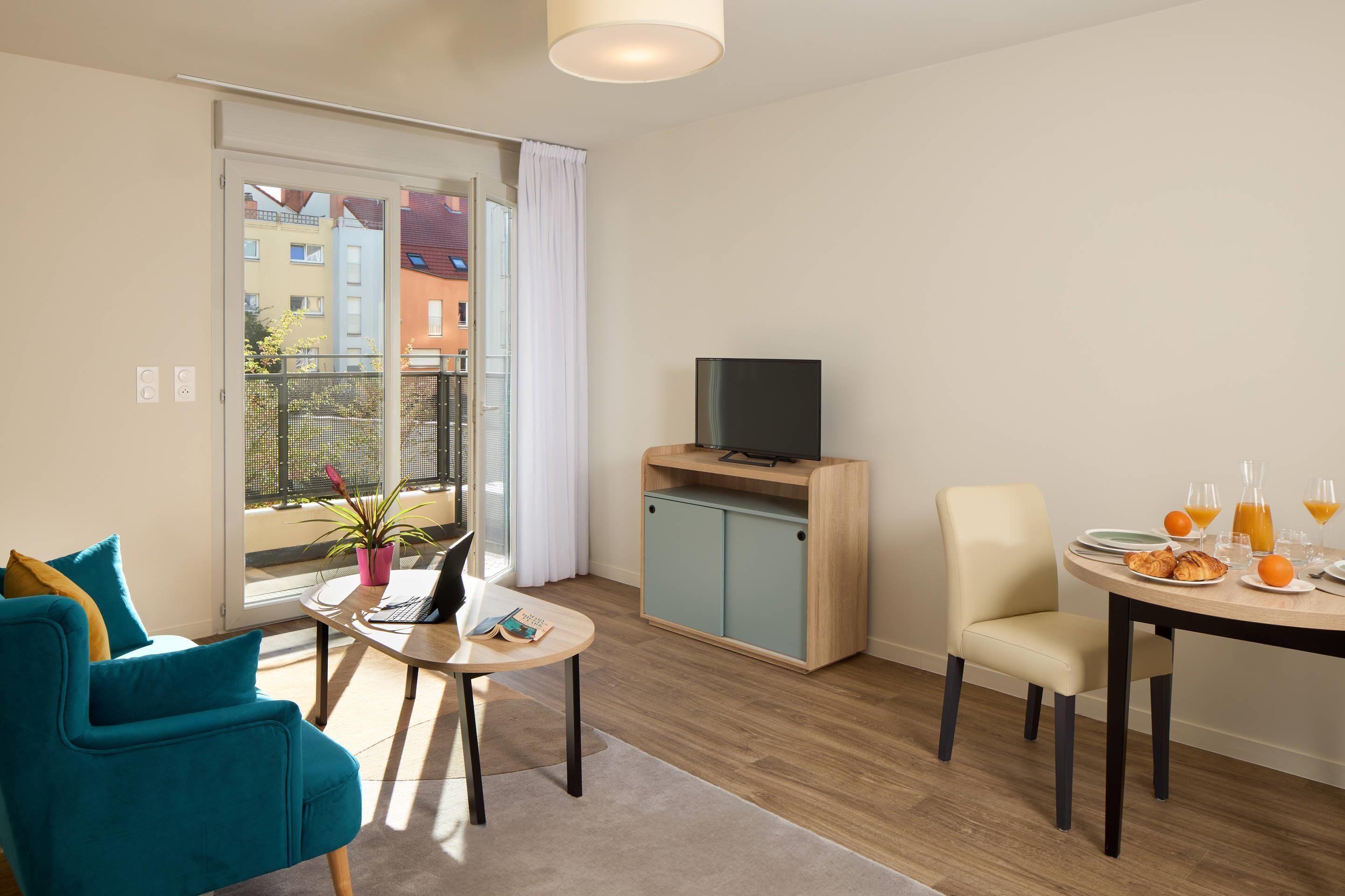 4 adults - 1 double bed and 1 sofa bed | WiFi (free), bed sheets