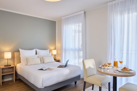 Wifi gratis y ropa de cama . Quality Aparthotel Nancy Centre