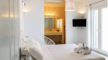 3 habitaciones, tabla de planchar con plancha, wifi y ropa de cama