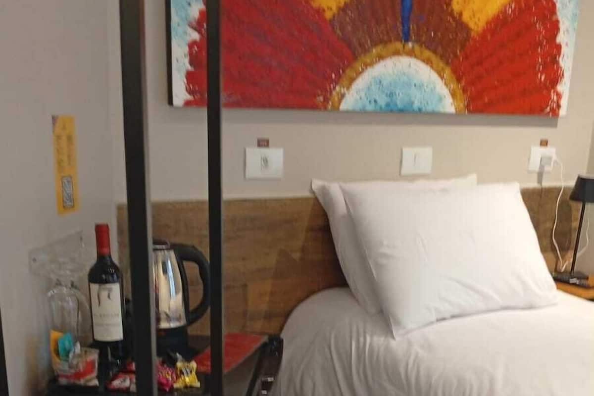 Eenvoudige eenpersoonskamer, 1 slaapkamer, niet-roken, airconditioning | Gratis wifi