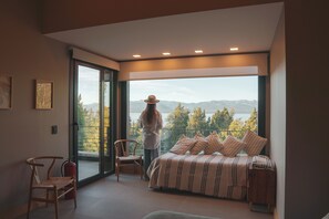 4 slaapkamers, een kluis op de kamer, een bureau