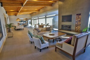 TV connectée, cheminée