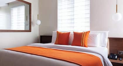 Urban Edge Comfort Apartment