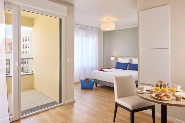 Studio | Free WiFi, bed sheets, wheelchair access - Quality Suites Rouen (Rouen)