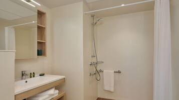 Shower, towels