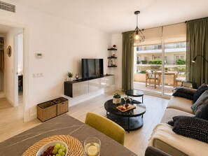TV - Esperanza Grand Apartments II • Marbella Centro (Marbella)