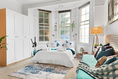 Stylish EcoCrest－2Bedrooms|Parking|LongStays|5Guests