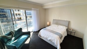 3 عدّة غرف نوم ومكواة/لوح كي وسرير سفر وواي فاي مجانًا