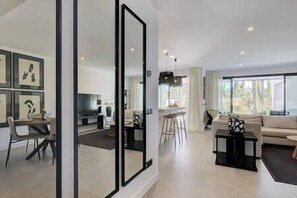 TV - Ground Floor, 2 bedroom Apartment @ Estepona Hills (Estepona)