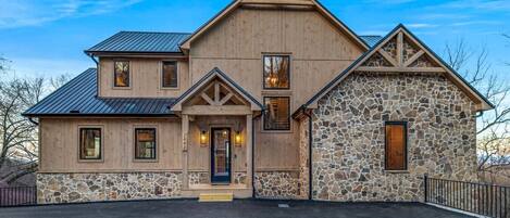 المنشأة من الخارج