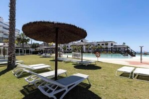 Property grounds - Luxurious Apartment @ Estepona Hills with views! (Estepona)