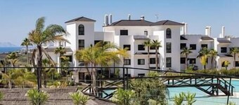 2 Bed Apartment @ Estepona Hills, Great Sea Views!