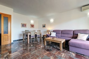 Living area - Spacious 2 bedroom apartment with sea view! (Municipality of Fuengirola)