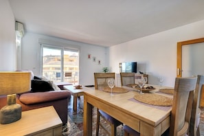 Dining - Spacious 2 bedroom apartment with sea view! (Municipality of Fuengirola)