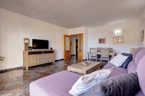 Living area - Spacious 2 bedroom apartment with sea view! (Municipality of Fuengirola)