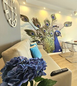 Comfort Apartment, Balcony | Living area