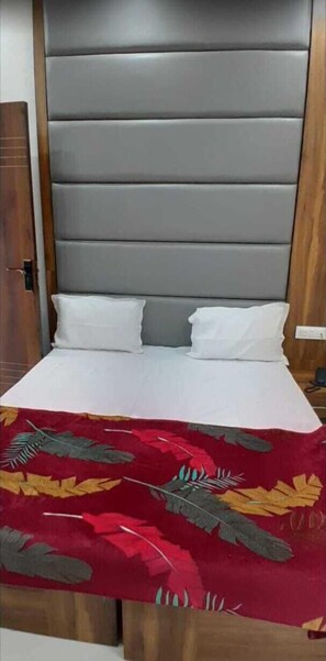 Deluxe Room | 1 bedroom, free WiFi