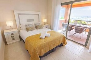 3 chambres, fer et planche à repasser, Wi-Fi