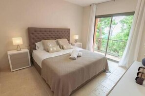 3 bedrooms, iron/ironing board, WiFi