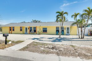 Interior - Walk to Fort Myers Beach: Family-friendly Getaway! (Fort Myers Beach)