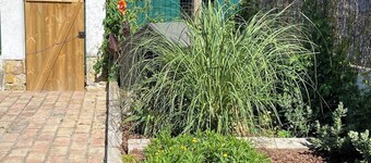 Charming 3-bedroom chalet with WiFi and AC in beautiful Colares