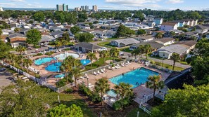 Una piscina cubierta