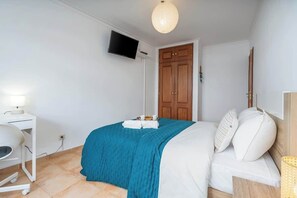 1 bedroom, iron/ironing board, travel cot, WiFi - Bright & Cozy House with Terrace by HostWise (Cabanas)