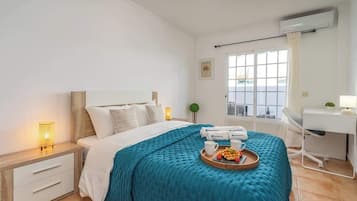 1 bedroom, iron/ironing board, travel cot, WiFi