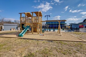 House (1 Bedroom) | Interior - 7 Mi to Dollywood: Cozy Cabin w/ Patio & Grill! (Sevierville)