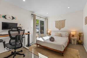 3 bedrooms, WiFi, bed sheets - Navigate Stays Best Designed Golfside Retreat (Palm Springs)