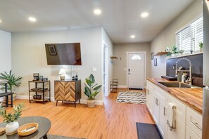 Apartment (1 Bedroom) | Interior - Apt 10 Mi to Portland: Walk to Bus Stop! (Tigard)