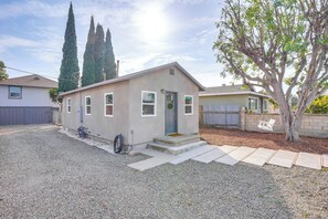 Apartment (2 Bedrooms) | Interior - Pets Welcome: Sleek Abode in Santa Ana! (Santa Ana)