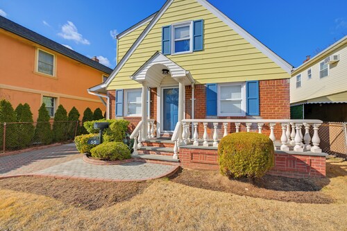 21 Mi to Nyc: Cozy Apt w/ Deck, Yard & Grill!