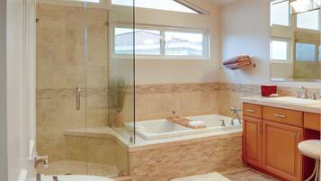 Rumah (4 Bedrooms) | Interior