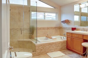 House (4 Bedrooms) | Interior - 2 Mi to Promenade at Westlake: Mtn-view Haven! (Westlake Village)