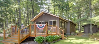 Charming Cabin on Grindstone Lake