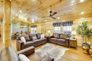 House (3 Bedrooms) | Interior