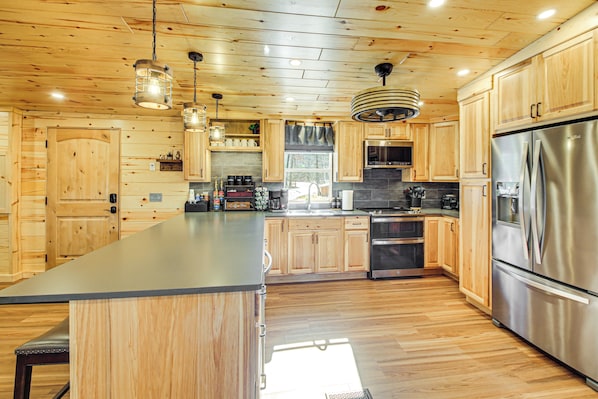House (3 Bedrooms) | Interior