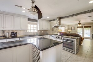 Talo (4 Bedrooms) | Sisätilat