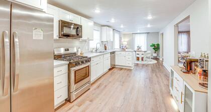 Serene & Updated Escape: 1 Mi to Heritage Landing