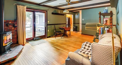 9 Mi to Lake George Village: Home in Queensbury