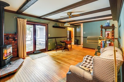 9 Mi to Lake George Village: Home in Queensbury