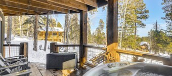 5 Mi to Terry Peak: Spacious Lead Cabin w/ Hot Tub