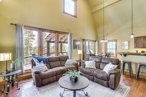 House (3 Bedrooms) | Interior