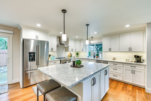 2 Mi to State Fair: Puyallup Home w/ Private Yard!